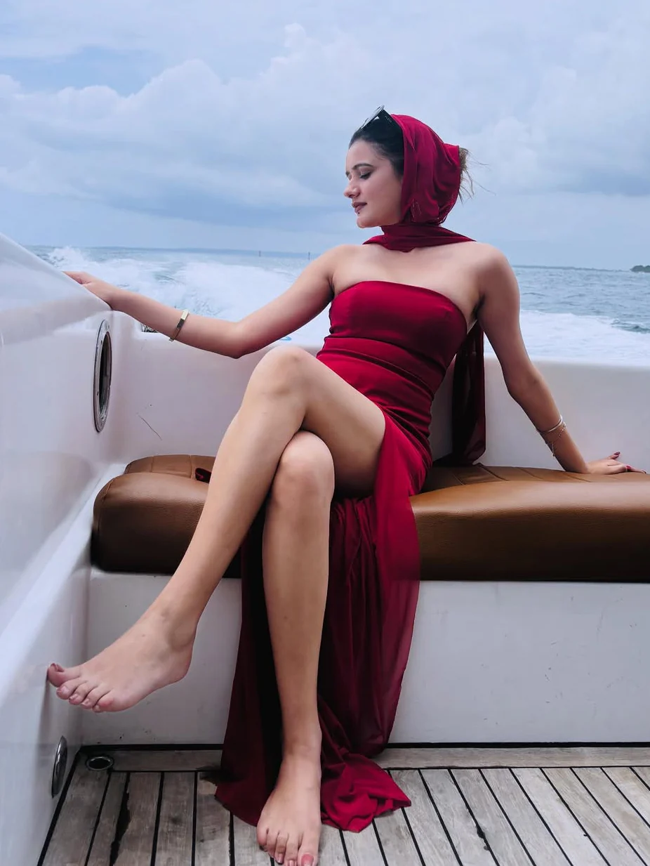 Annora Off-Shoulder Maxi Dress With Scarf In Maroon - Image 4