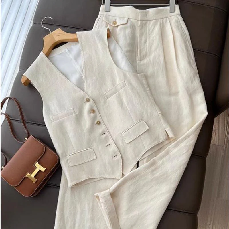 Brizo Statement Vest Suit With Pants In Beige