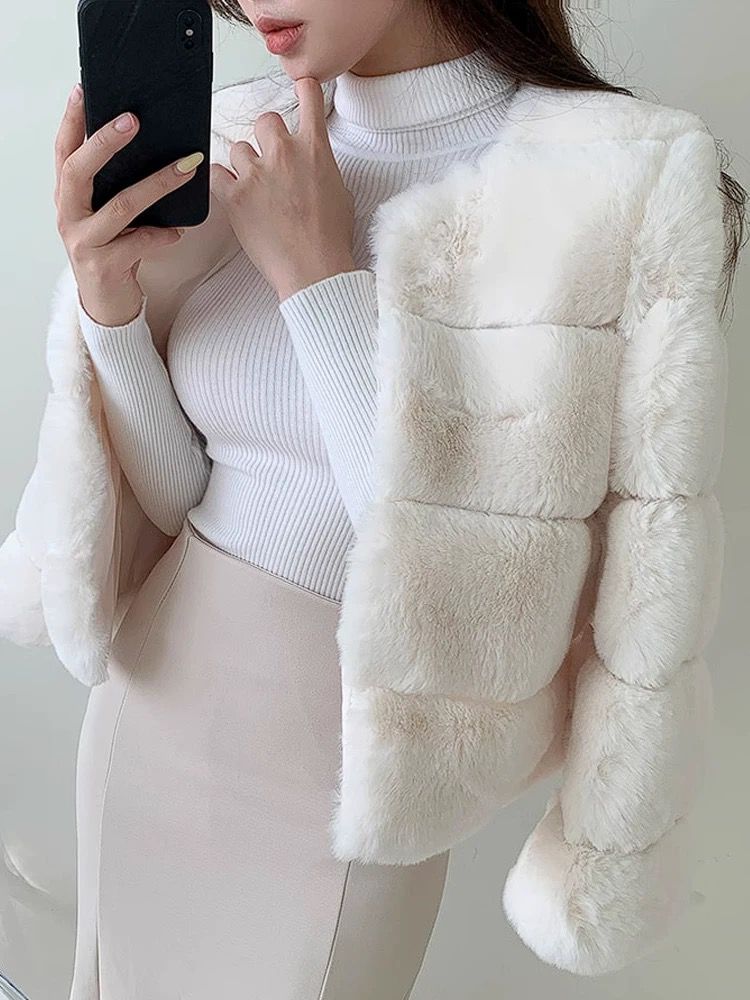 Carrie Bradshaw Luxury - Faux Fur Jackets - Image 10