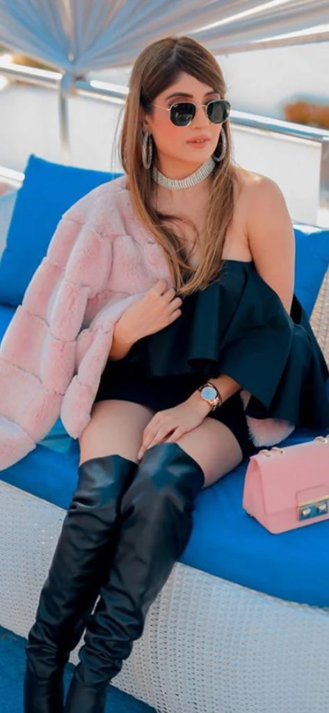 Carrie Bradshaw Luxury - Faux Fur Jackets - Image 13