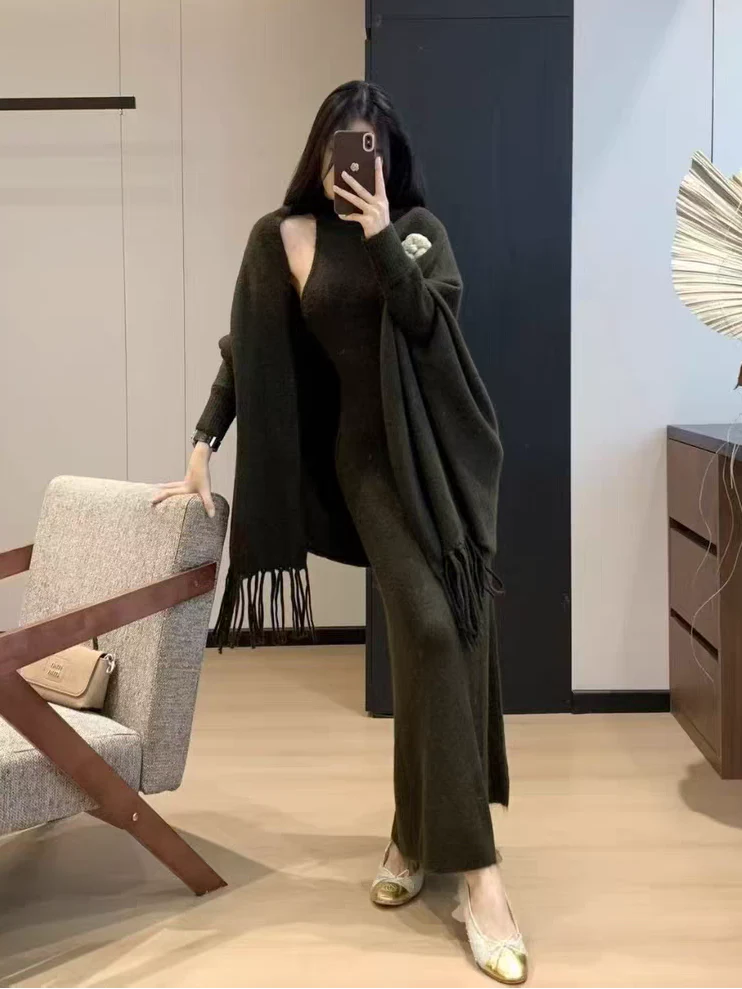 Clelia Luxe Dress With Cape - Image 3