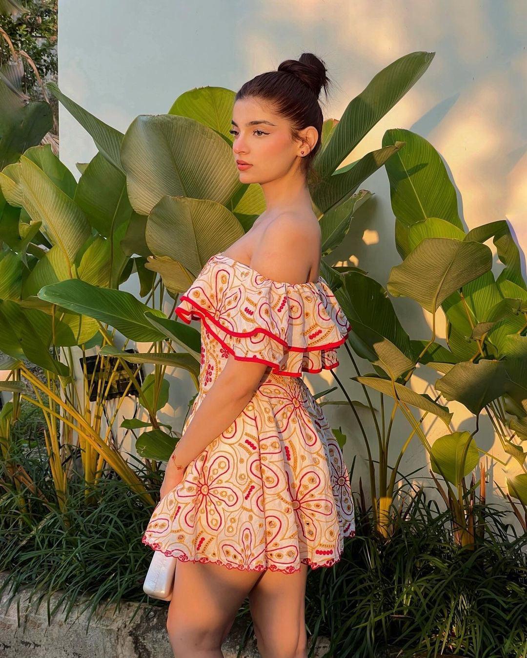 Como Luxe Summer Dress in Pink - Image 11