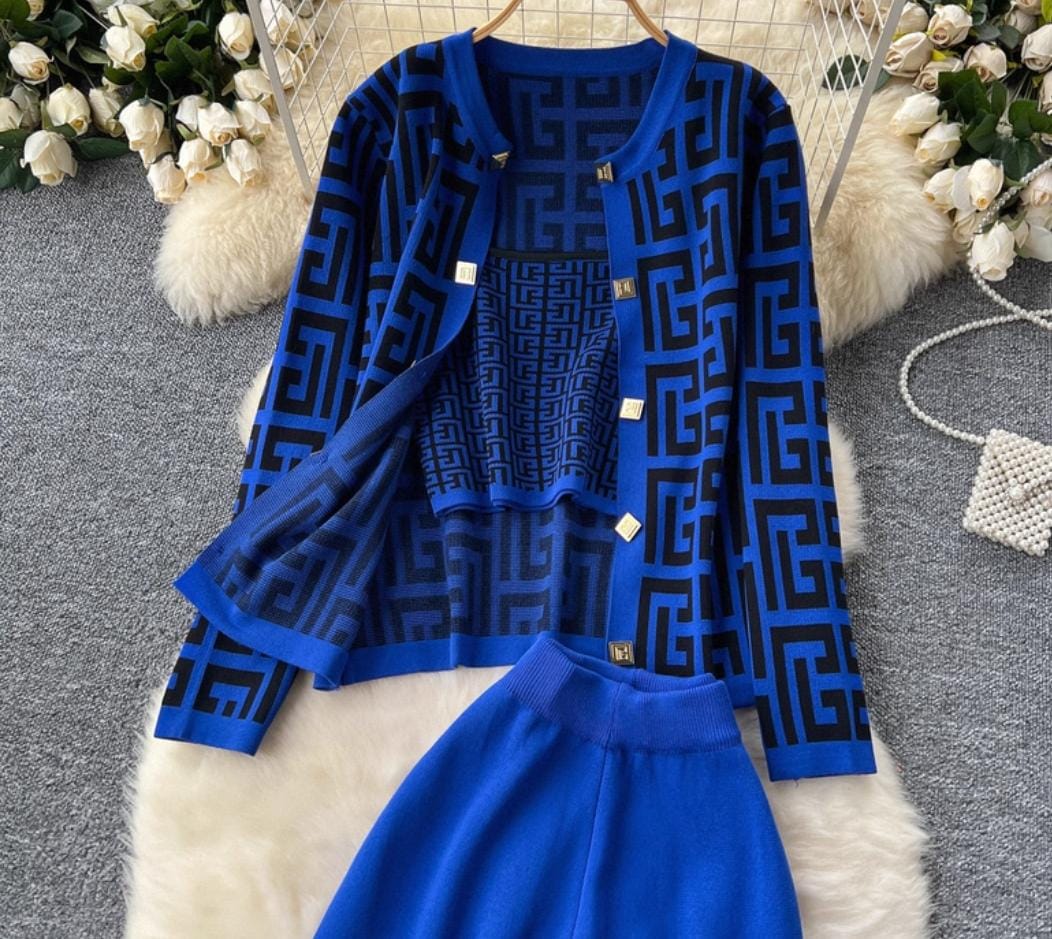 Dara Printed Coord Set With Cape - Image 3