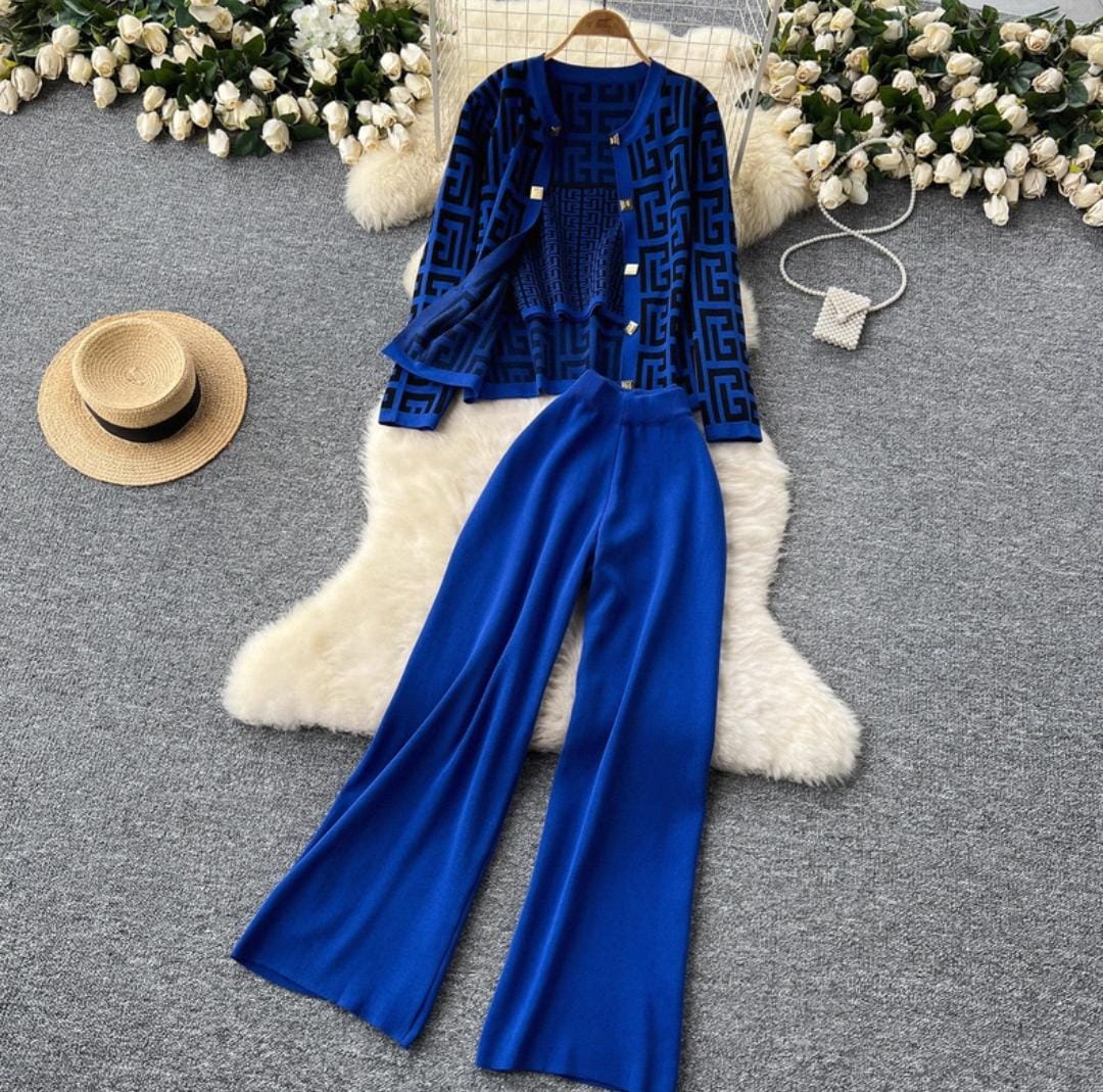 Dara Printed Coord Set With Cape - Image 5