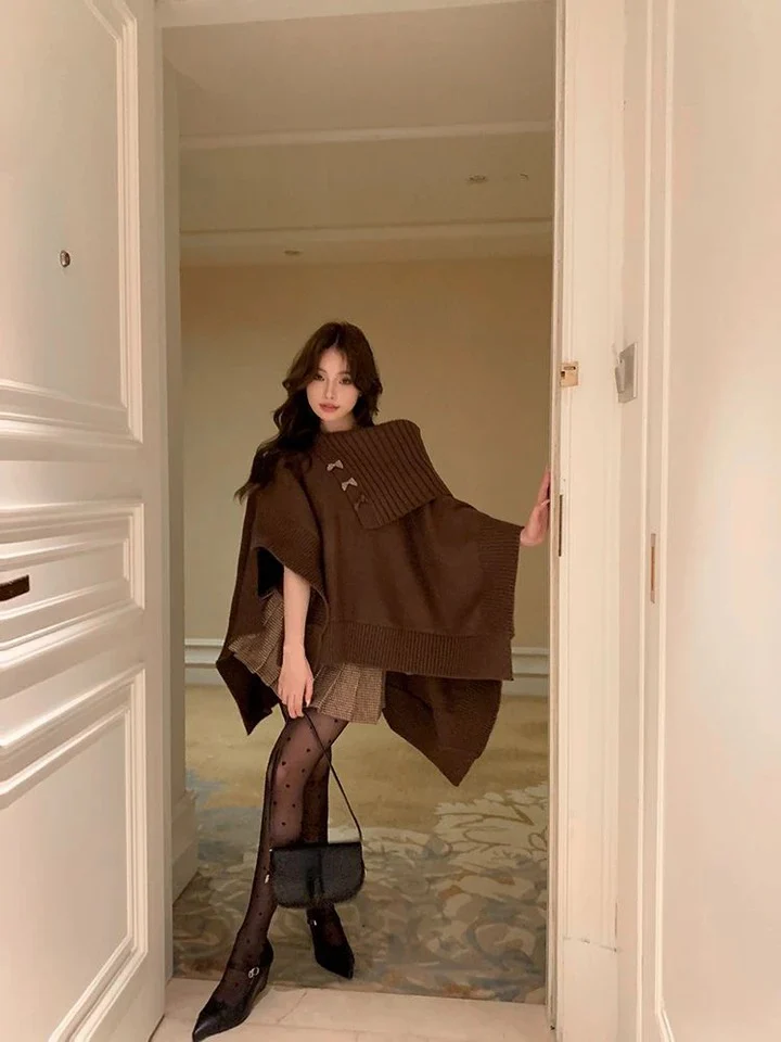 Dera Premium Winter Capes In Brown - Image 5