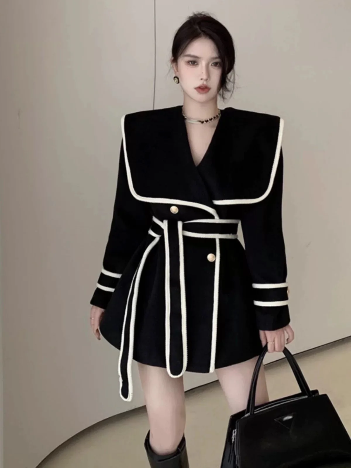 Disbo Oversized Woolen Overcoat - Image 2