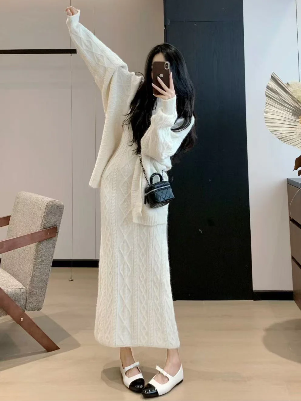 Elda Luxe Winter Dress With Cape - Image 5