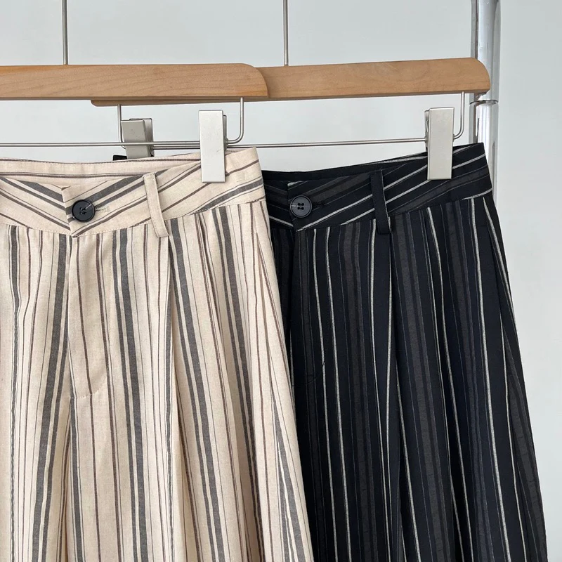 Elon Statement Striped Pants In Beige - Image 10