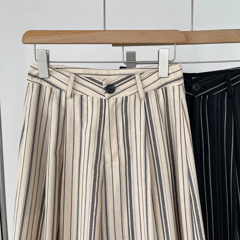 Elon Statement Striped Pants In Beige - Image 7