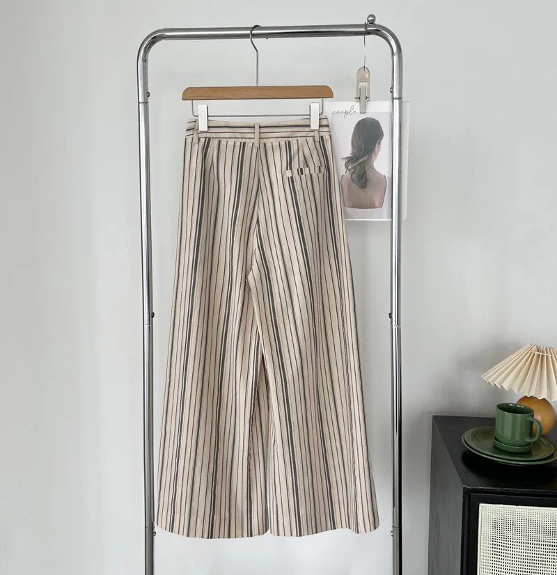 Elon Statement Striped Pants In Beige - Image 9