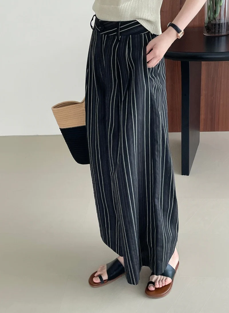 Elon Statement Striped Pants In Black - Image 2