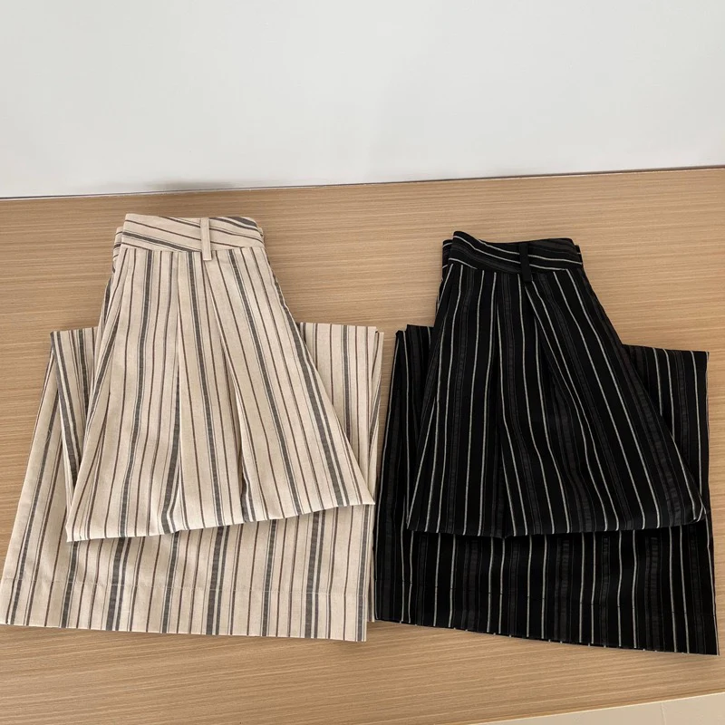 Elon Statement Striped Pants In Black - Image 7