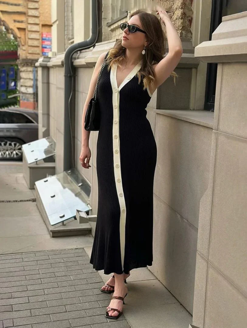 Emy Luxe Soft Knit Dress In Black