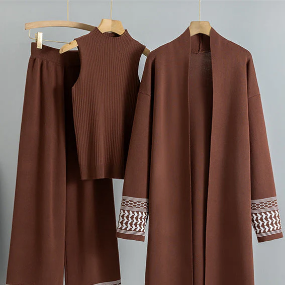 Esra Luxe Winter Coord Set With Cape - Image 6