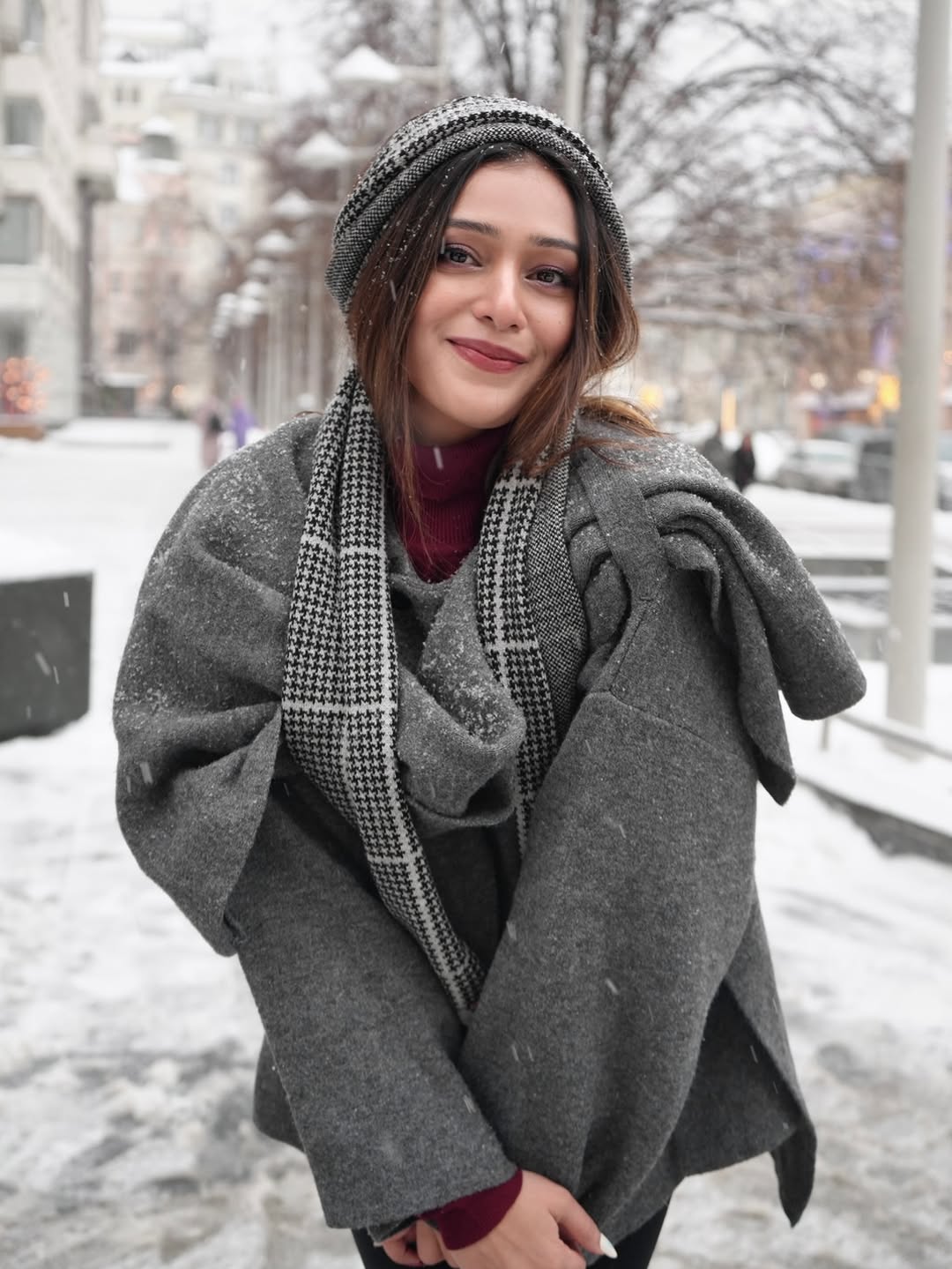 Essie Vintage Woolen Short Coat With Scarf In Grey - Image 15