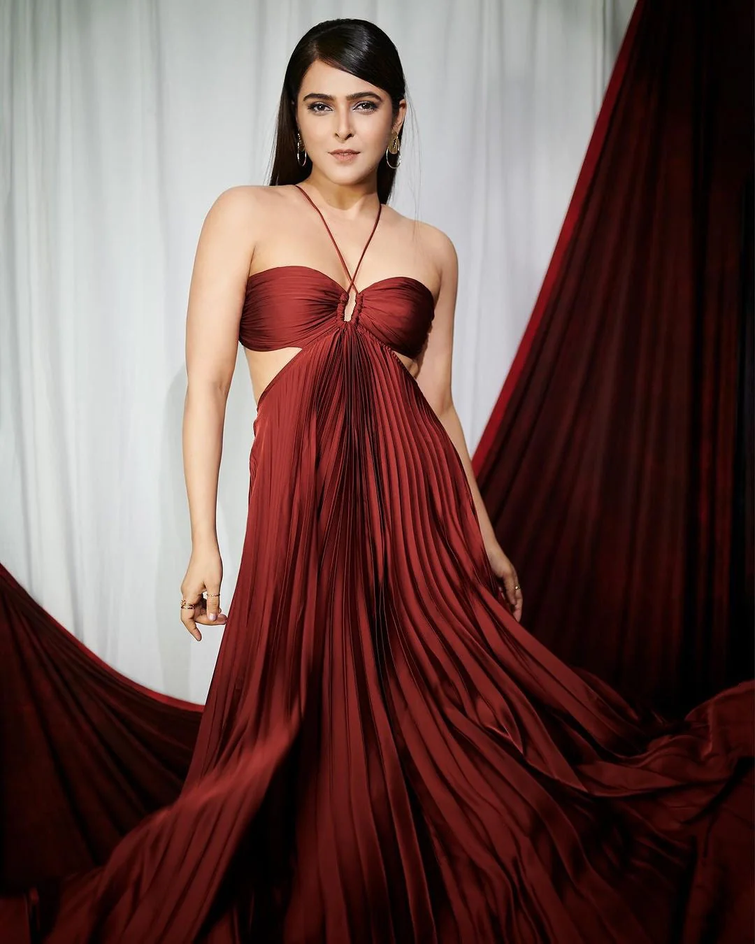 Hay Luxe Pleated Flowy Maxi Dress - Image 14