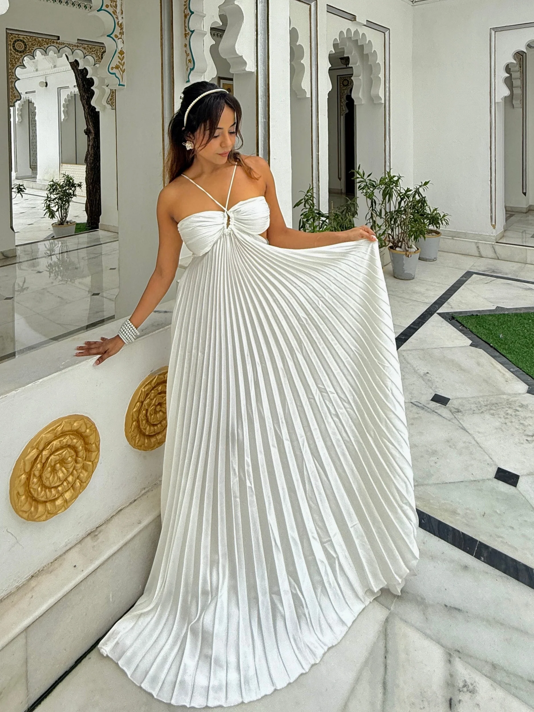 Hay Luxe Pleated Flowy Maxi Dress In White - Image 6