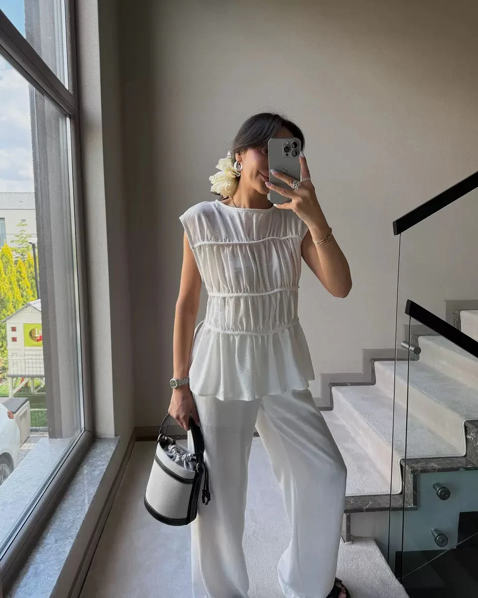 Iraida Summer Co-Ord Set In White - Image 4