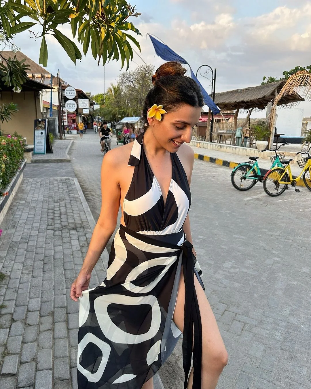 Jerry Swimsuit with Sarong In Black - Image 10