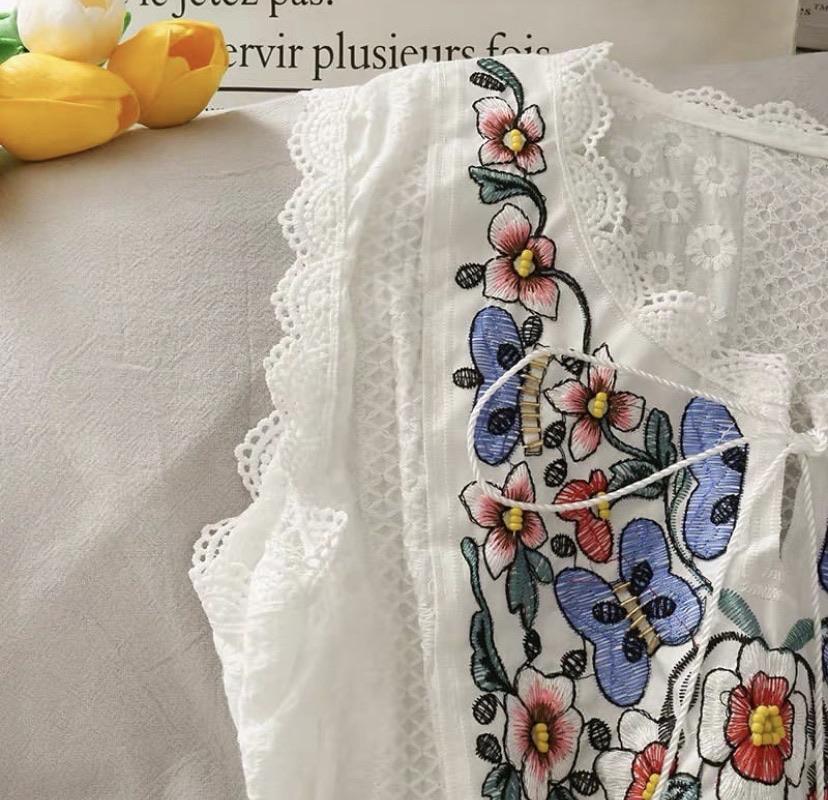 Kylie Embroidered Blouse in White - Image 3