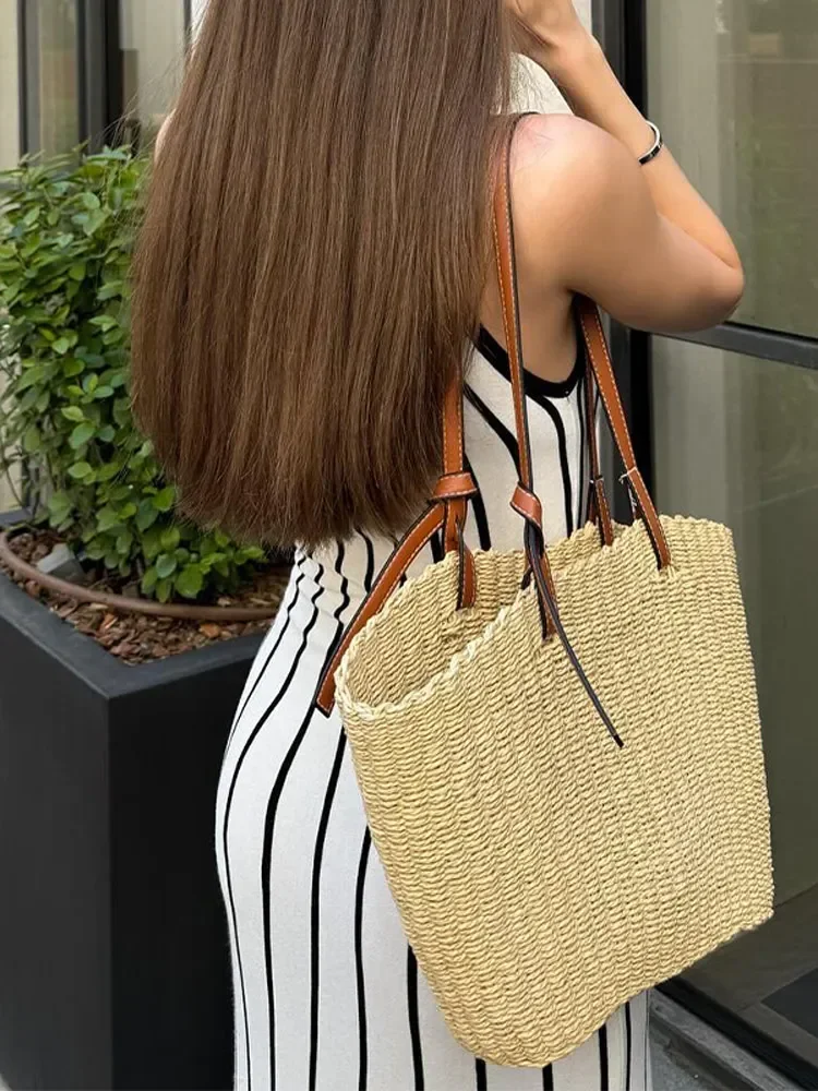 Lavinia Striped Holiday Dress In White - Image 5