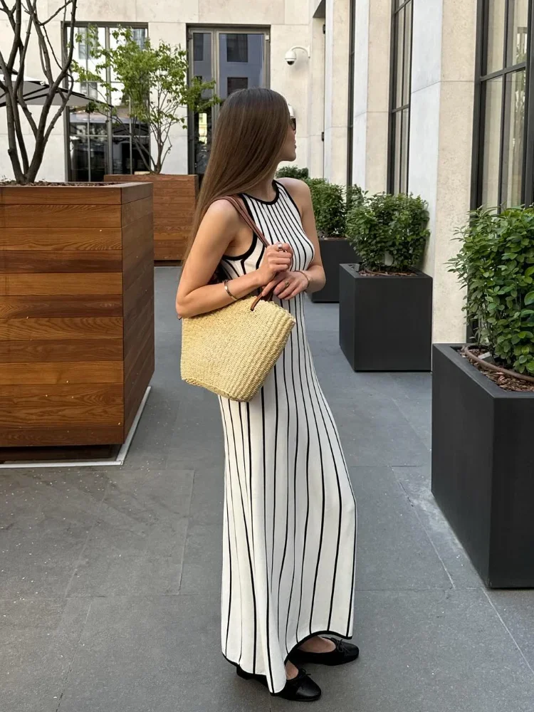 Lavinia Striped Holiday Dress In White - Image 6