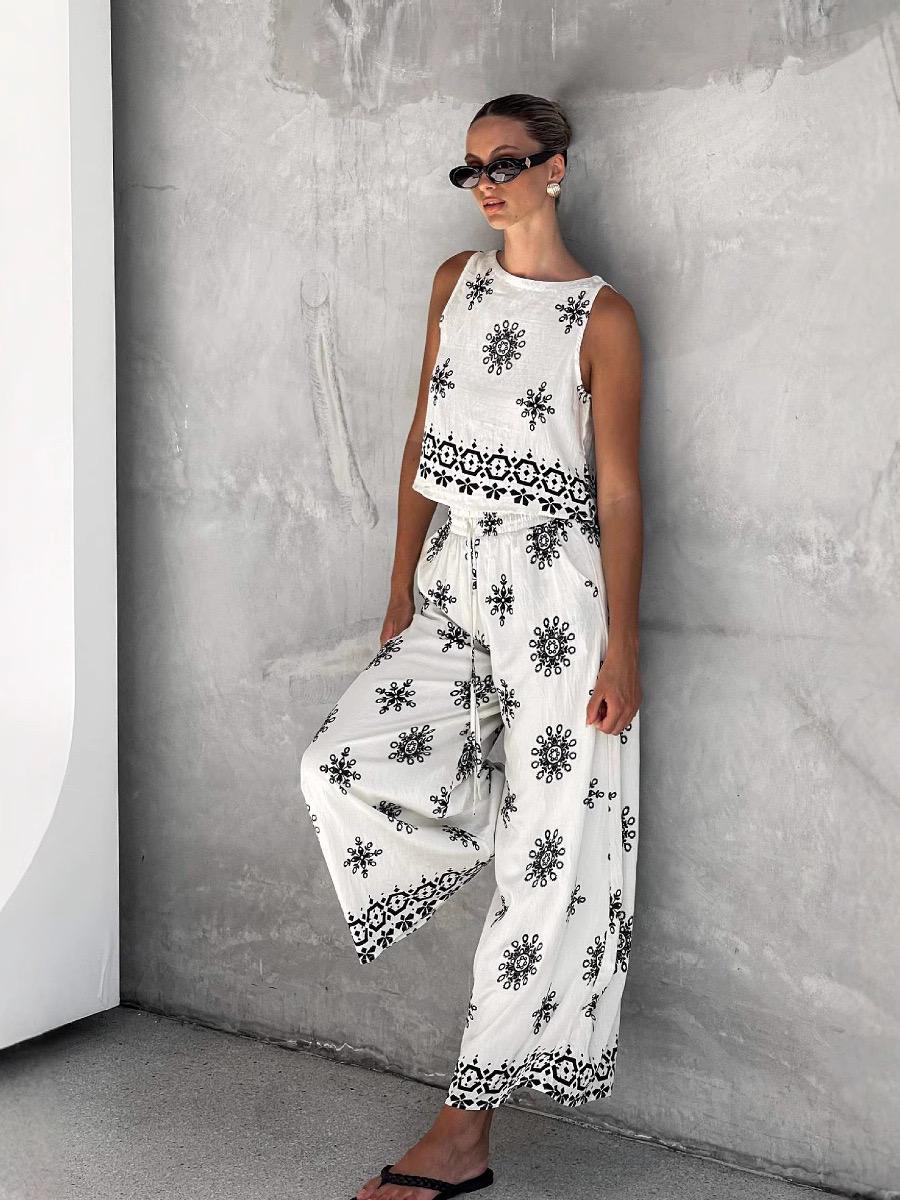 Mabel Statement Holiday Coord Set In Ivory - Image 5
