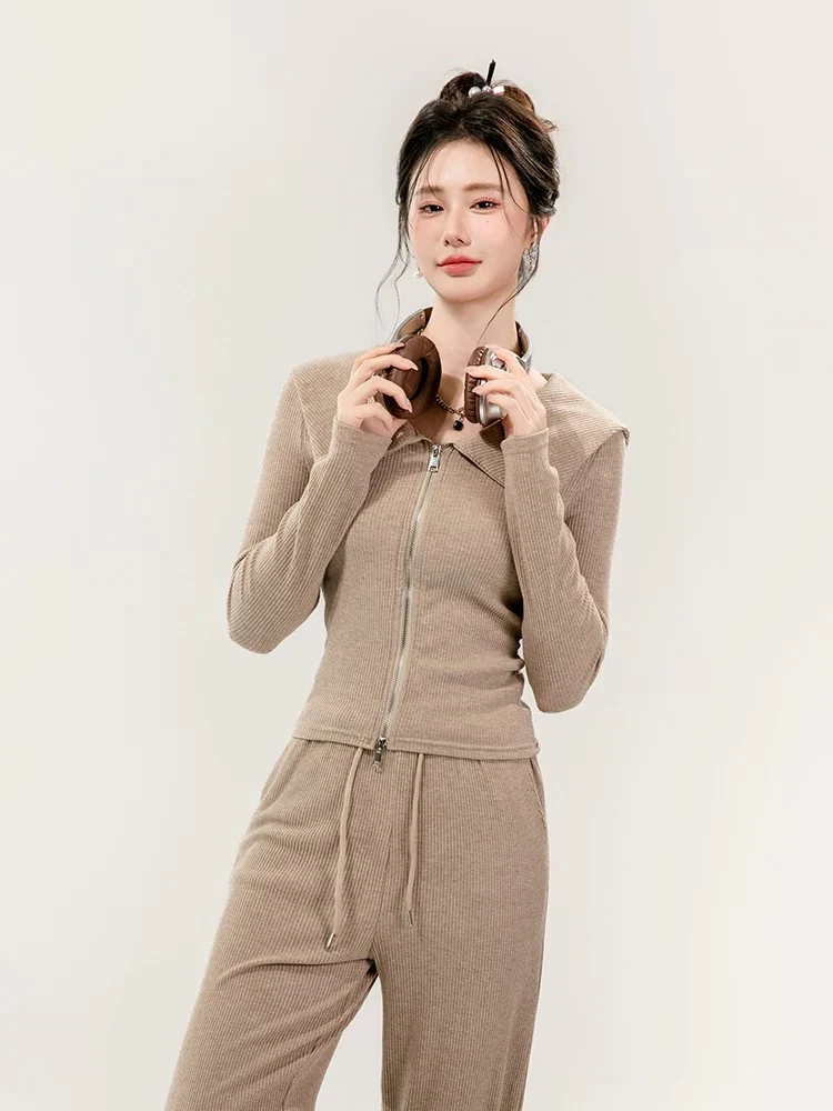 Maya Comfortable Winter Premium Trackset - Image 2