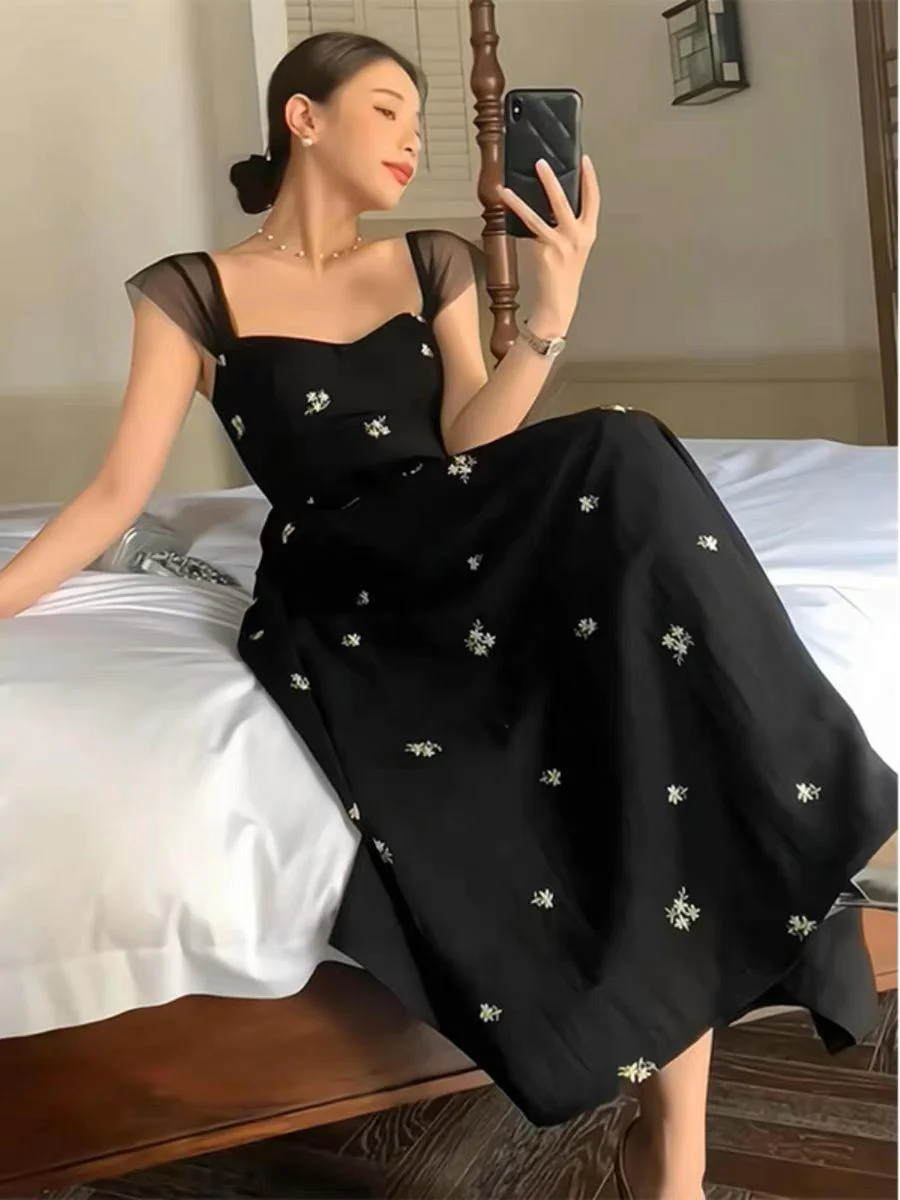 Mikayla Floral Dress In Black - Image 3