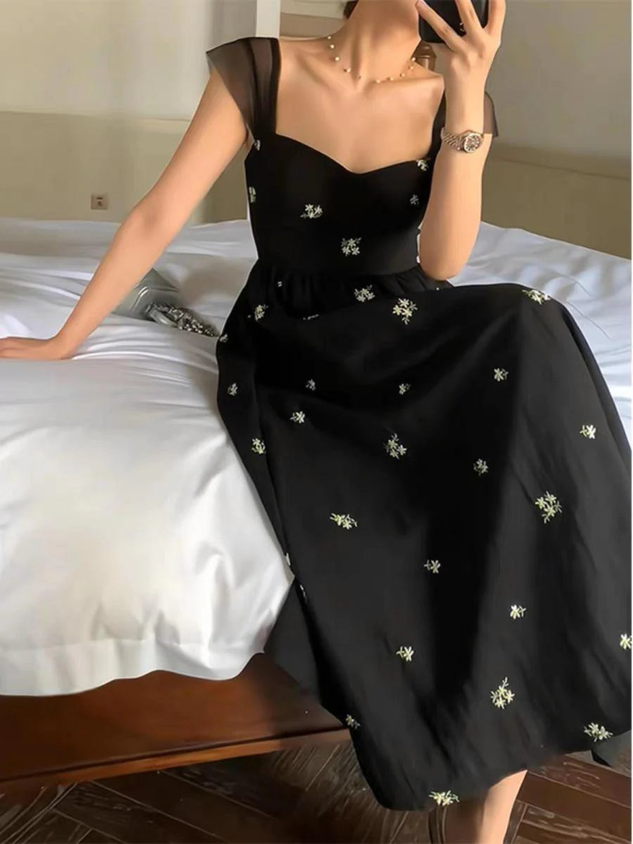 Mikayla Floral Dress In Black - Image 4