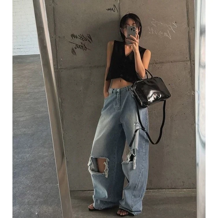 Mocha Cropped Statement Denim Jeans - Image 3