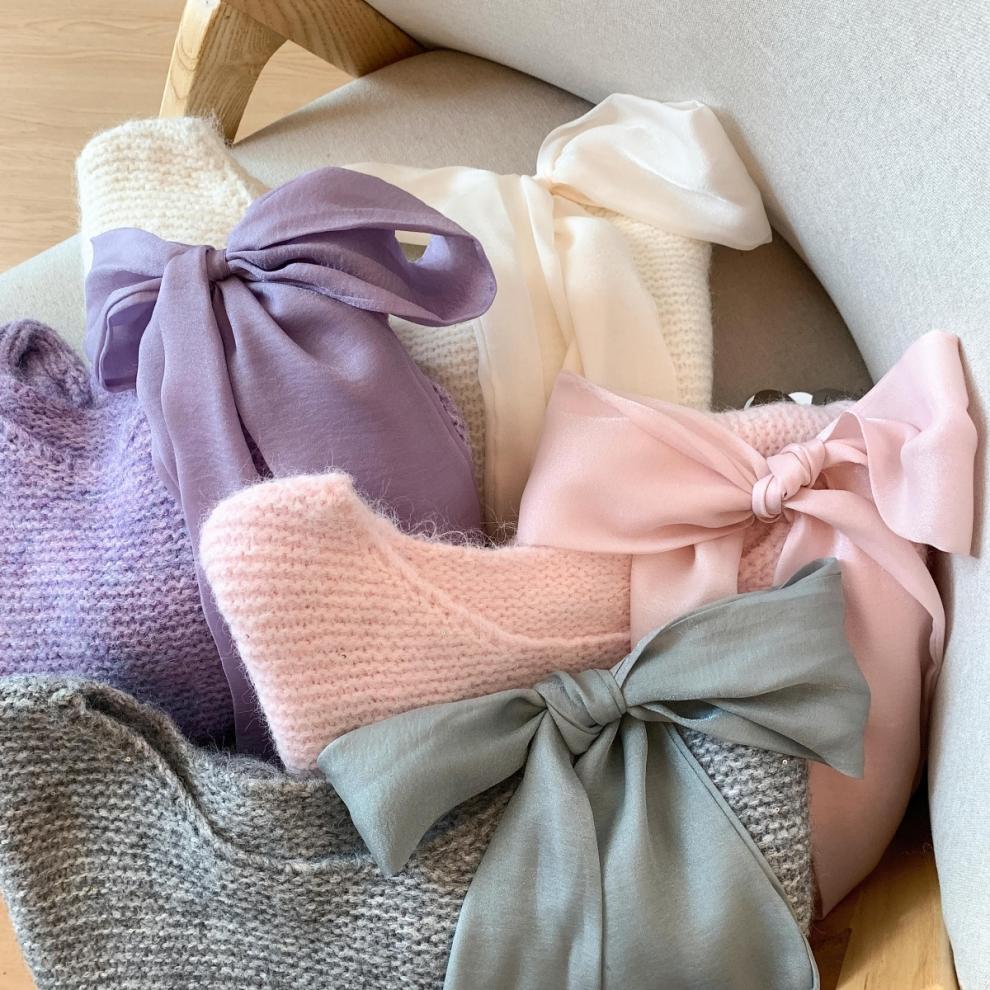 Pierre Premium Bow Sweater - Image 11