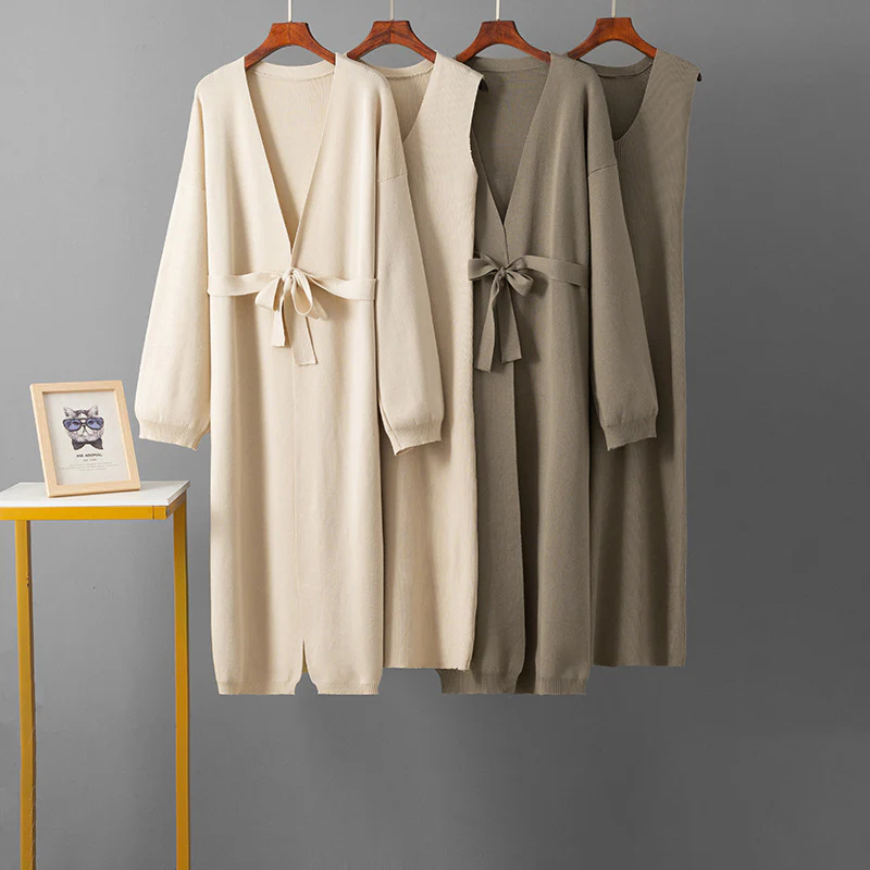 Romy Luxe Winter Dress With Cape - Image 5