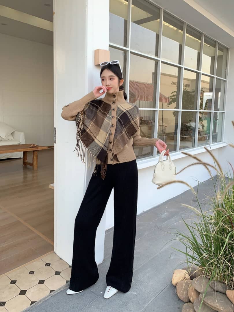Sorrei Woolen Coord Set - Image 4