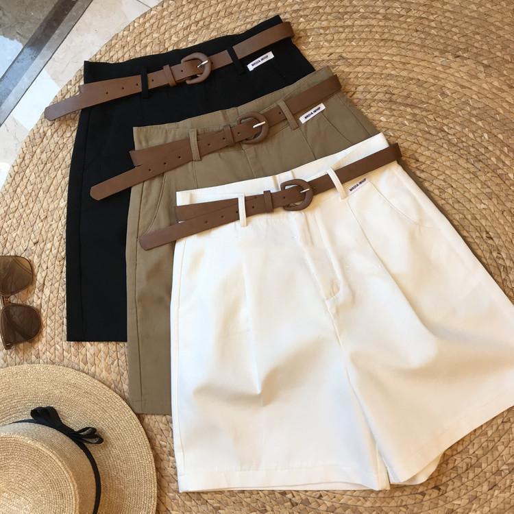 Sutton Statement Shorts With Belt In White - Image 4