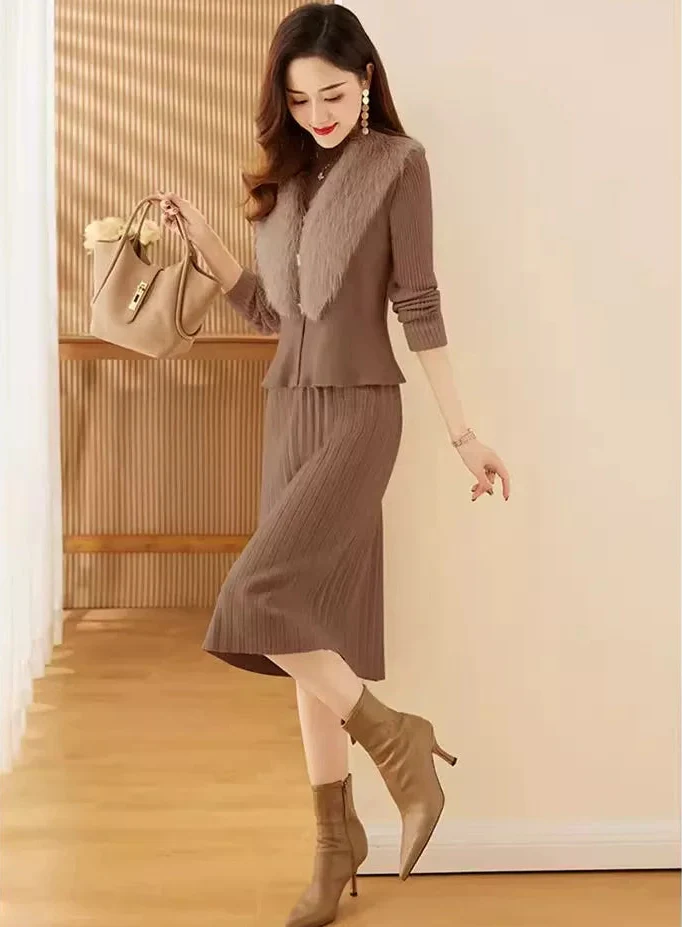 Yaren Woolen Dress With Fur Vest Top - Image 3